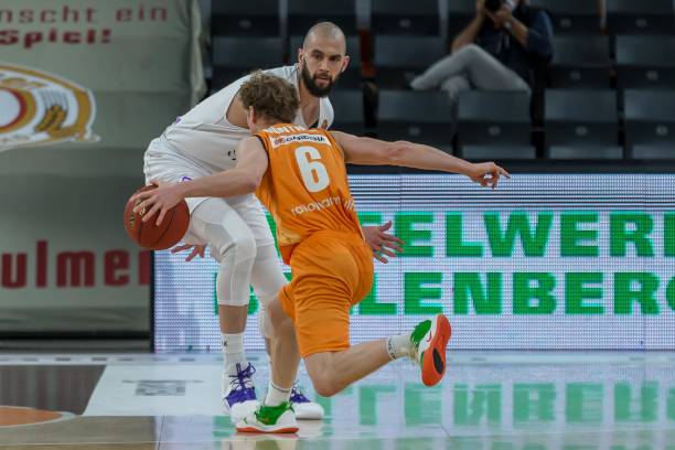 他有望与 他有望与