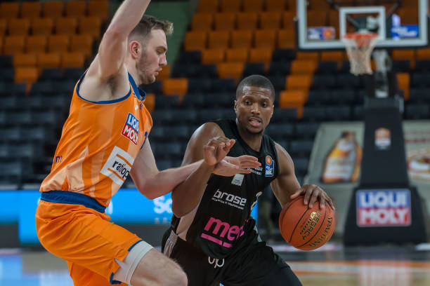 坚实保障 坚实保障