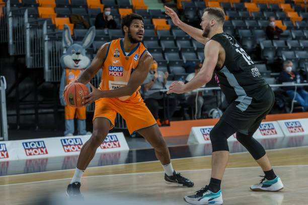 负责髋关节 负责髋关节